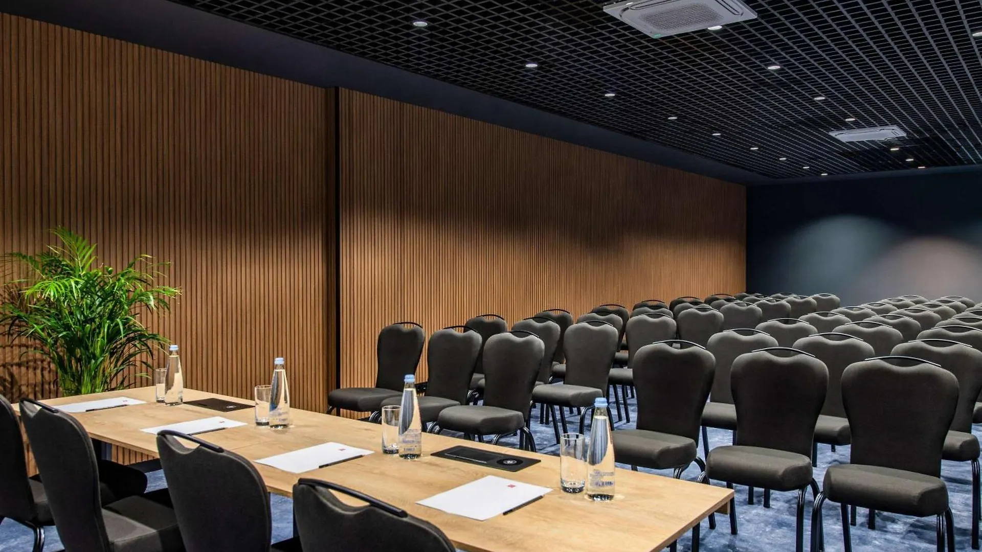 Ibis Tbilisi Airport Hotel 4*,